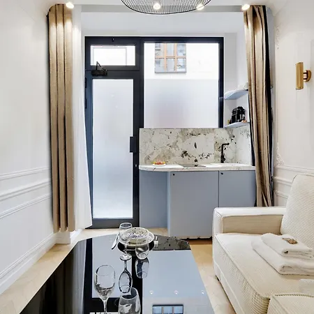 Charming - 1br 4p - Center Of *